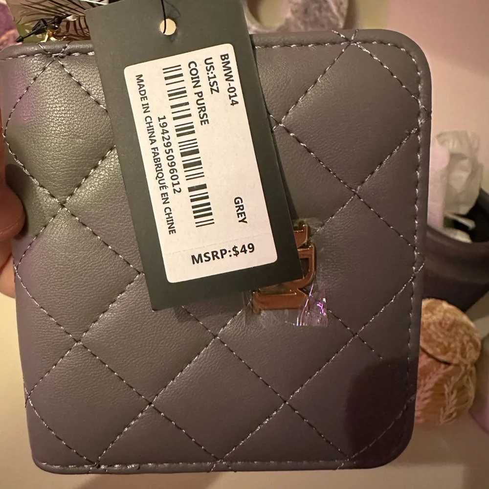 Badgley Mischka Vegan Leather Gray Quilted Wallet | NWT‎